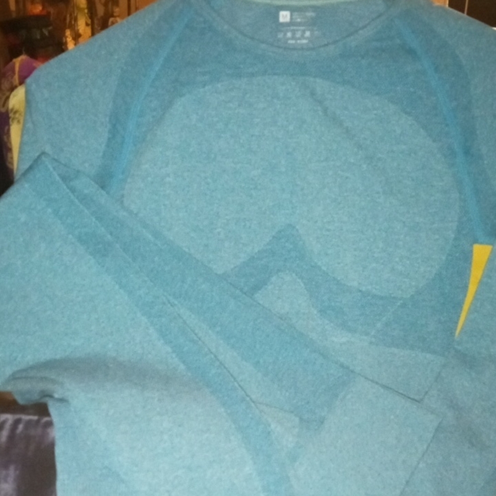 Aqua Heathered 2pc Workout Set by JOLLMONO.